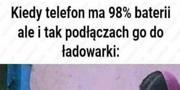 Ładowanie telefonu :D 