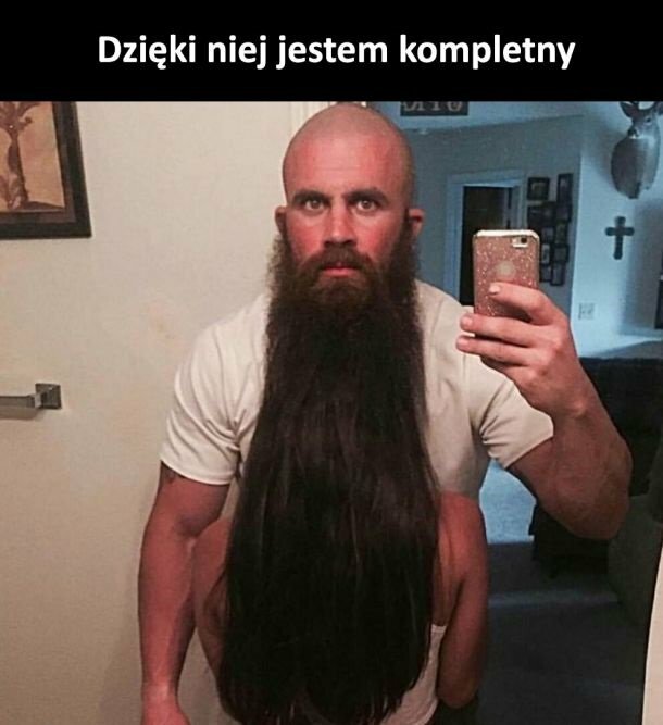 Jest kompletny :D 