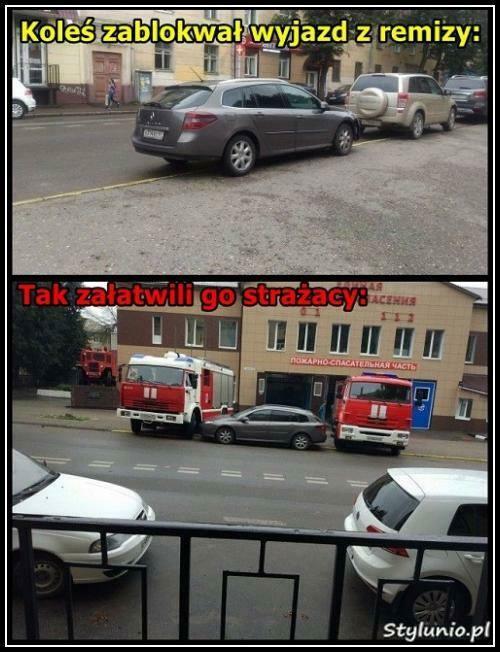 Koleś zablokował wyjazd. Strażacy błyskawicznie go załatwili :D
