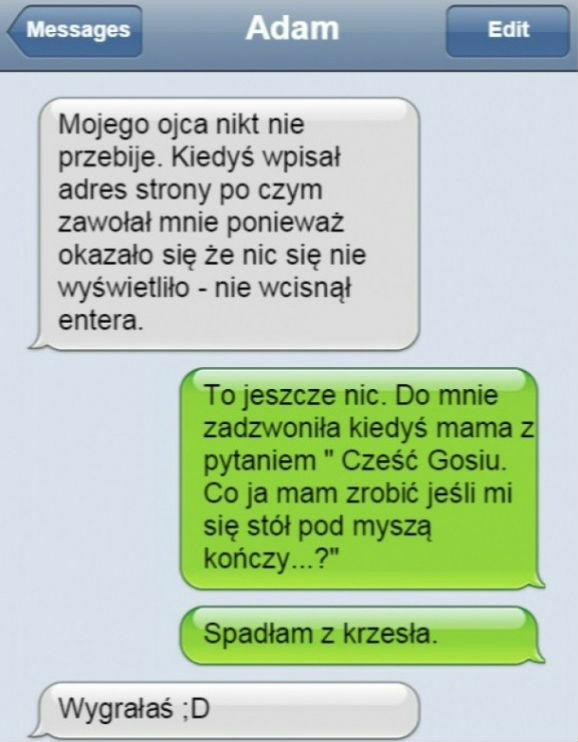Rodzice przy komputerze 
